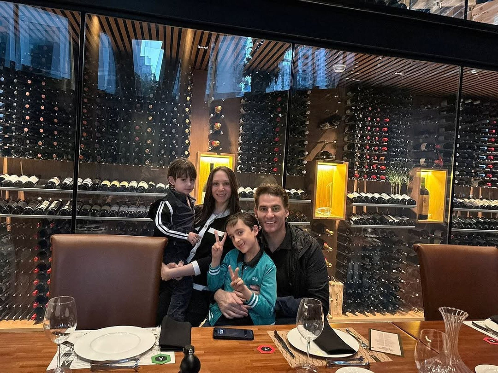 Hoje em dia, o casal possui dois filhos: Nicolas, de sete anos, e Mark, de três