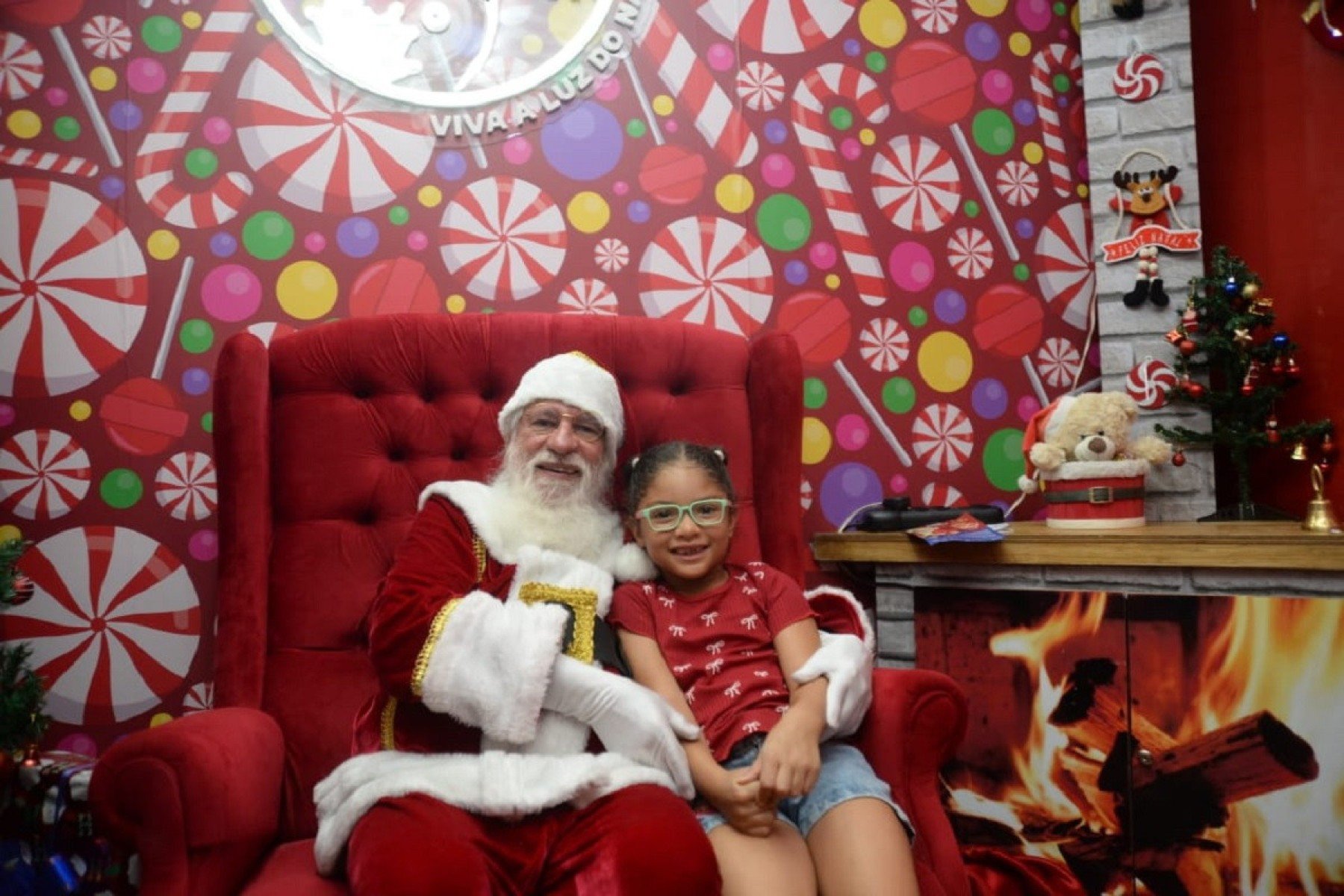 A pequena Eva Lopes, de 6 anos, já entregou a carta ao Papai Noel 