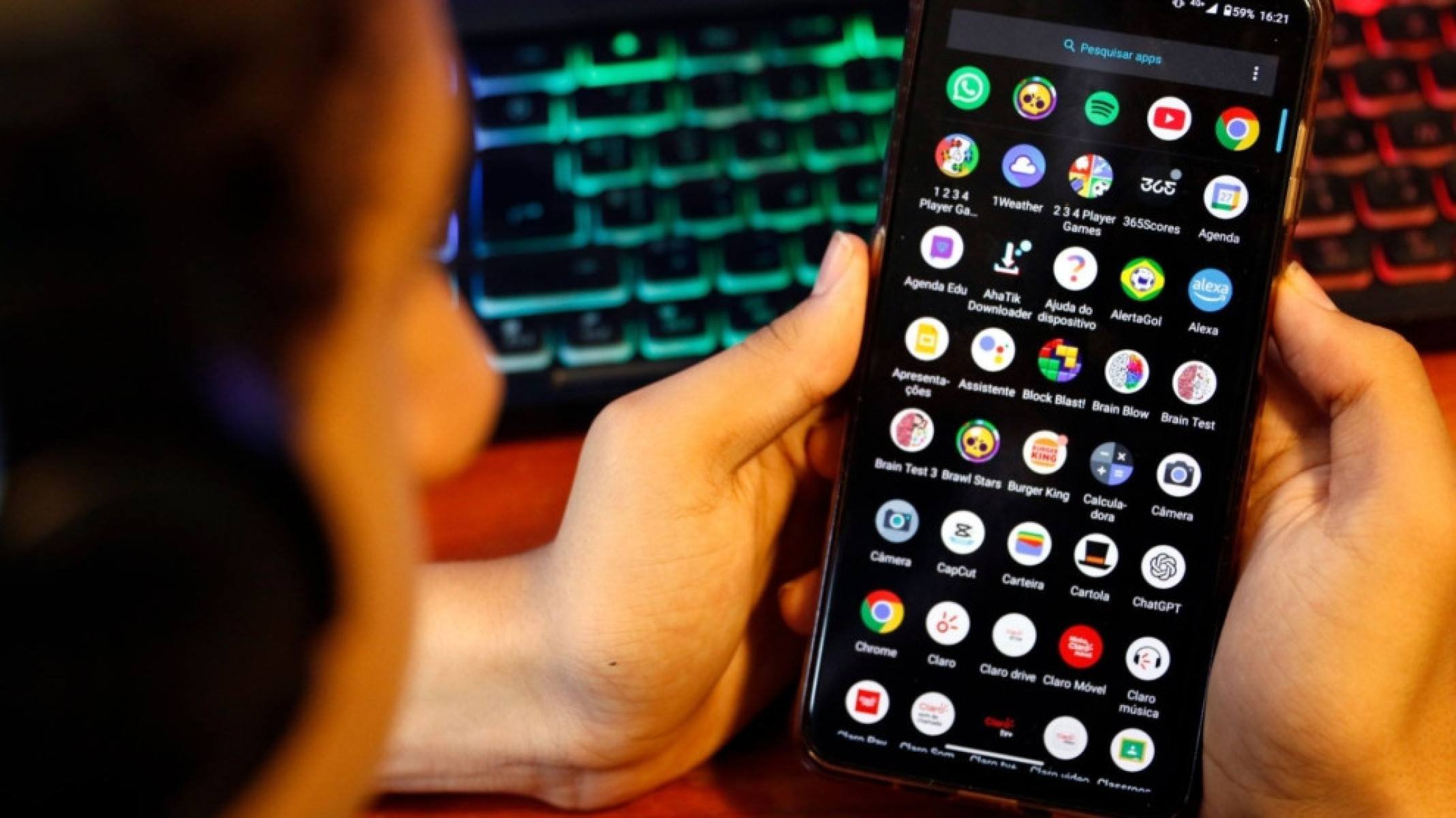 Preocupação com crianças nas redes supera polarização, mostra pesquisa - Platobr Politica