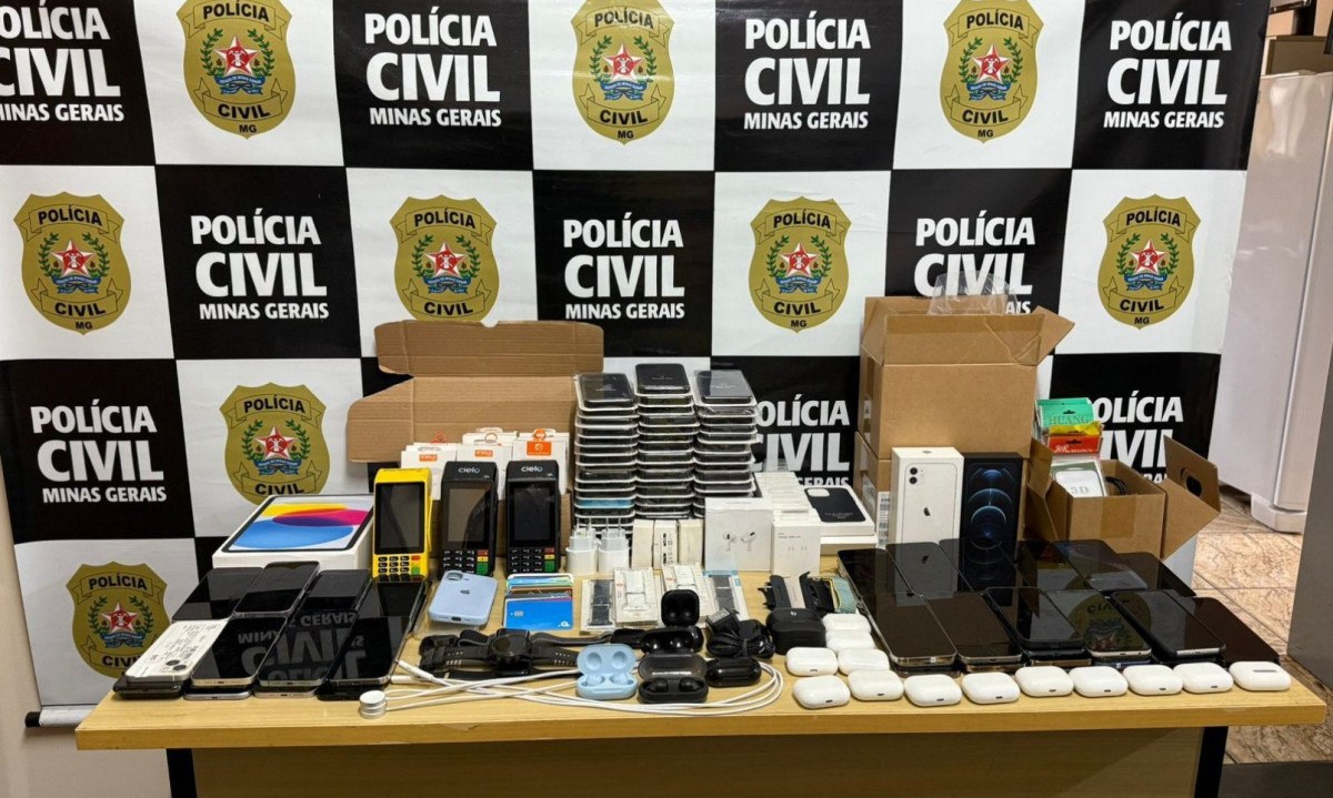 Celulares, tablets e outros acessórios sem proveniência ou com queixas de furto e roubo foram encontrados pela polícia nos Shoppings Populares de BH - (crédito: Divulgação/PCMG)