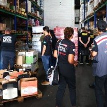 BH e região: operação apreende quase 80 mil litros de bebidas irregulares  - PCMG