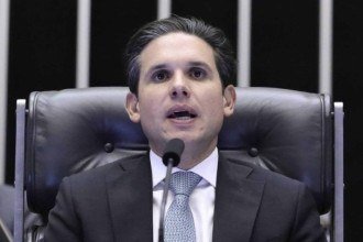 Motta dobra aposta contra o STF e mantém votação de Ramagem para a próxima semana