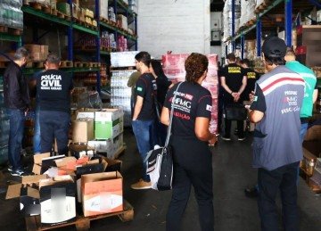 Durante as inspeções, equipes do Ministério da Agricultura e Pecuária (Mapa) apreenderam bebidas alcoólicas de diferentes tipos -  (crédito: PCMG)