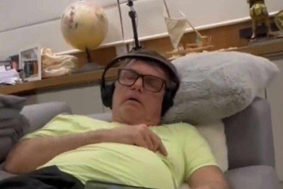 Bolsonaro sofre com crises de soluço causadas pela facada sofrida em 2018 -  (crédito: Reprodução/X)