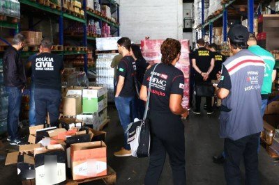 Durante as inspeções, equipes do Ministério da Agricultura e Pecuária (Mapa) apreenderam bebidas alcoólicas de diferentes tipos -  (crédito: PCMG)