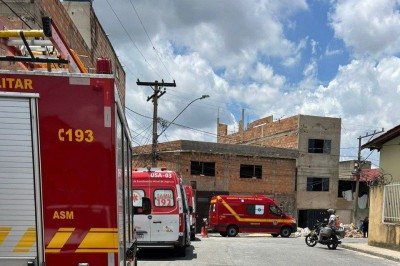 No momento do resgate, duas viaturas do Corpo de Bombeiros foram empenhadas - uma Unidade de Resgate e uma de Salvamento -  (crédito: Divulgação / CBMMG )