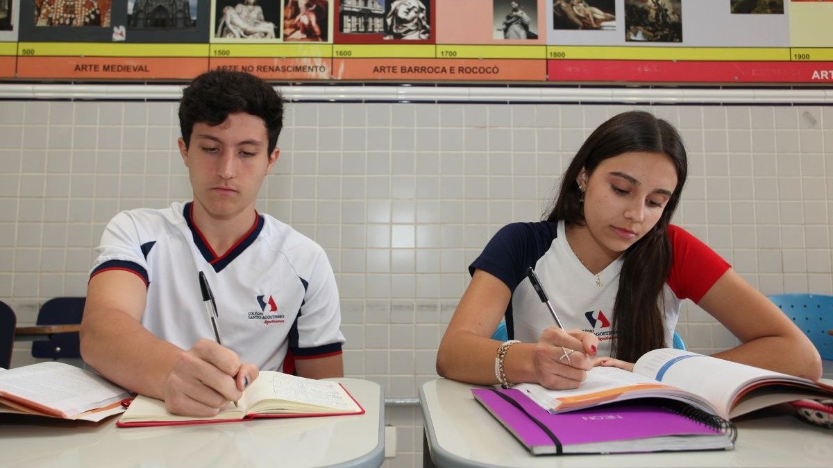 Qual a melhor opção para tentar ingressar em uma faculdade? O vestibular seriado ou o Enem? - (crédito: Edesio Ferreira/EM/D.A Press)