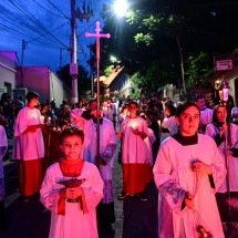Procissão da padroeira de Santa Luzia leva milhares de fiéis às ruas da histórica cidade -  (crédito: Leandro Couri/EM/D.A Press)