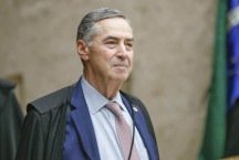 Barroso prepara livro com sua trajetória, do Golpe de 1964 à condenação de Bolsonaro