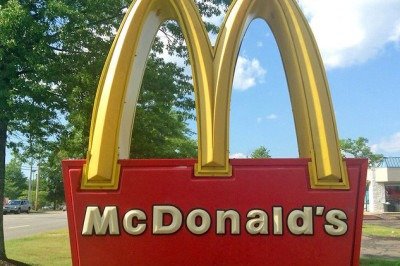Você soube do pedido de desculpas do McDonald's após uma enxurrada de queixas dos consumidores?  Foi em 2022, o FLIPAR mostrou e relembra o caso. Fique atento ao que vai consumir!  -  (crédito: Mike Mozart - Flickr)