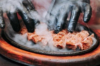 Bar Vaca Loka fica na Rua Alberto Cintra, que ficou alagada durante temporal em BH -  (crédito: Divulgação/Redes Sociais)