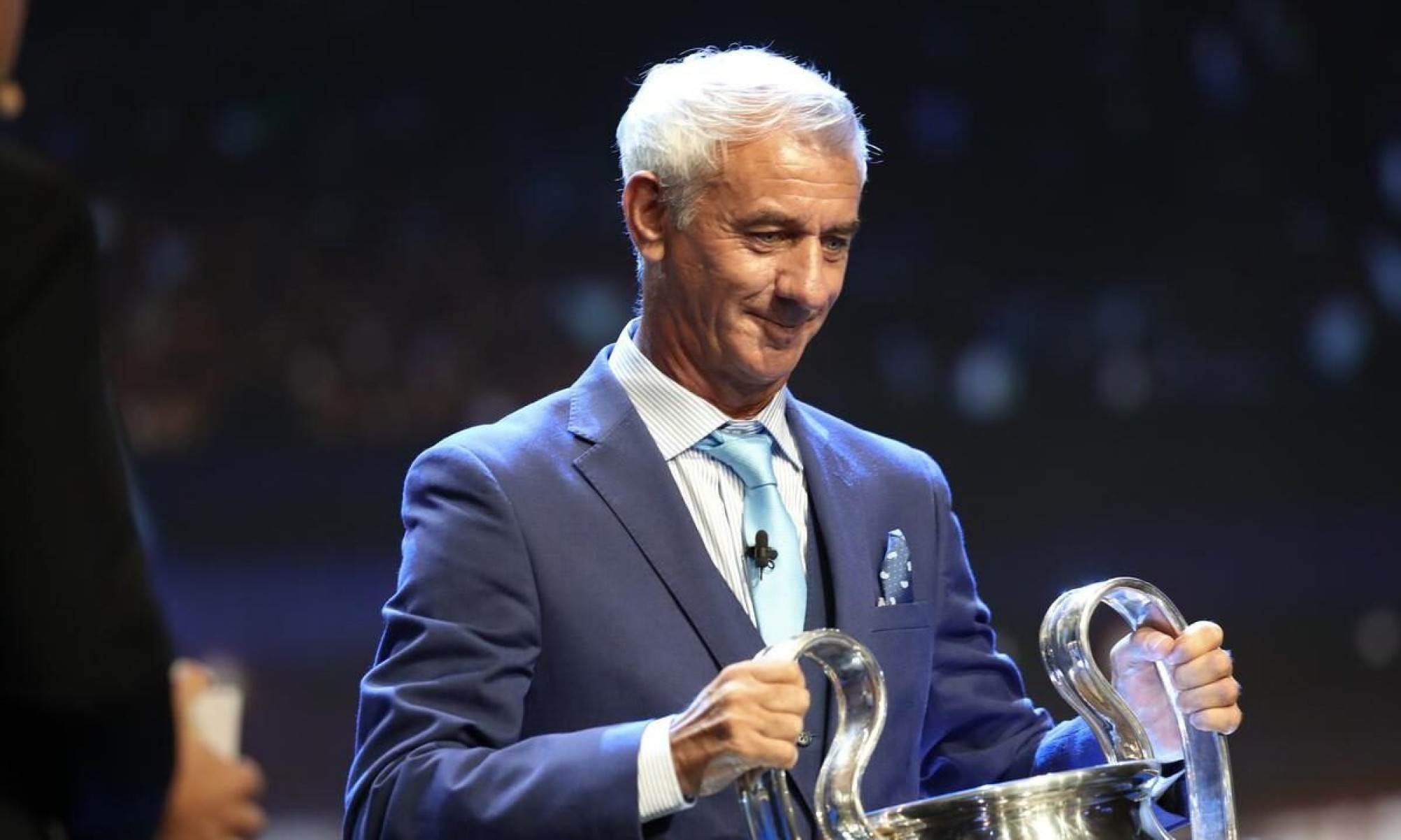 Ídolo do Liverpool é internado após surto de &#8216;surpergripe&#8217; no Reino Unido - No Ataque Internacional