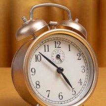 Conheça a origem e a história encantadora dos relógios - Imagem Freepik