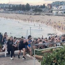 Ataque a tiros em praia deixa 12 mortos em festival judaico na Austrália