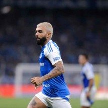 Gabigol errou a quinta cobrança de pênalti, que daria a vitória e a classificação ao Cruzeiro no Itaquerão -  (crédito: Alexandre Guzanhe/EM/D.A. Press)