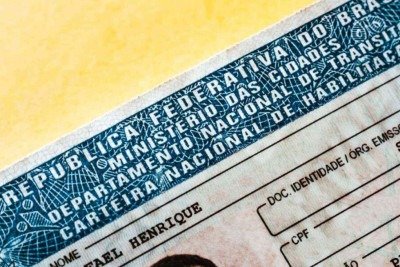 3 hábitos comuns nas rodovias que podem colocar sua CNH em risco -  (crédito: Tupi)