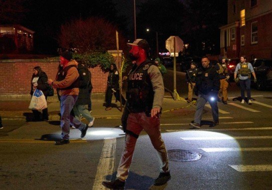 Ataque a tiros em universidade dos EUA deixa 2 mortos e 8 em estado crítico