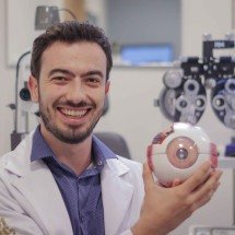 Vida moderna inaugura conjunto de desafios para a saúde ocular, diz médico - Ramon Ferrary