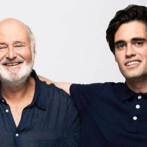 O cineasta Rob Reiner, morto em dezembro de 2025, e seu filho Nick Reiner  -  (crédito: Reprodução/X)