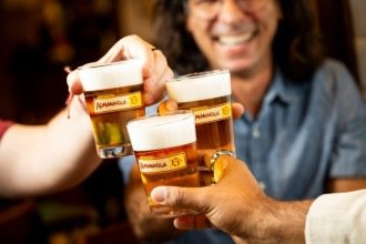 Chope a R$ 3 e até de graça: bares de BH apostam em promoções