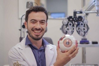 Vida moderna inaugura conjunto de desafios para a saúde ocular, diz médico