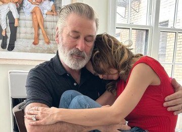 A mulher de Alec Baldwin revelou recentemente que está cansada de ter filhos, pois já são 7 ao todo com o ator americano. Mas ele insiste que quer ter mais um. E detalhe: Baldwin ainda tem um oitavo filho, o primogênito, da época em que ele vivia com a atriz Kim Basinger.  -  (crédito: Reprodução Instagram)