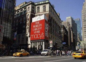 Loja da Macy's em Nova York, nos Estados Unidos, exemplo clássico de loja de departamentos integrada à cidade      
     -  (crédito: Martin Dürrschnabel/Wikimedia commons)