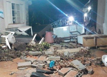 A residência da solicitante teve danos estruturais, bem como danos materiais -  (crédito: CBMMG)