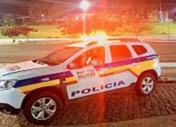 Policiais militares prender o autor dos disparos contra vizinhos atleticanos -  (crédito: PMMG)