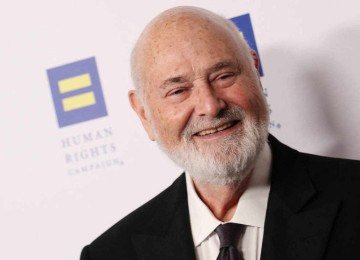 Rob Reiner participa do jantar da Human Rights Campaign em Los Angeles, no Fairmont Century Plaza, em Los Angeles, em 22 de março de 2025; diretor americano e a esposa foram encontrados mortos nesse domingo, 14/12, em Los Angeles -  (crédito: MICHAEL TRAN / AFP)
