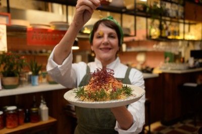 Para a chef Juliana Duarte, elas não podem faltar no salpicão -  (crédito: Tulio Santos/EM/D.A. Press)