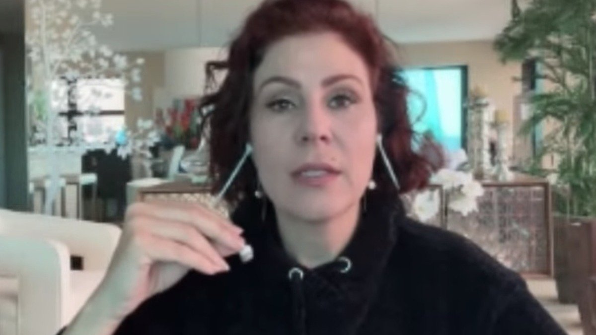 Carla Zambelli, piv&ocirc; de uma crise institucional, segue com condena&ccedil;&atilde;o confirmada e aguarda extradi&ccedil;&atilde;o -  (crédito: Reprodu&ccedil;&atilde;o/Redes Sociais)