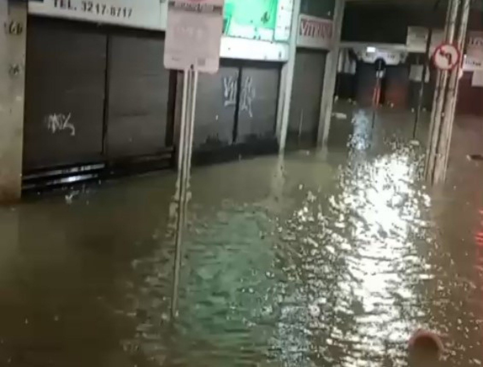 Pra&ccedil;a da Esta&ccedil;&atilde;o, no Centro-Redes sociais