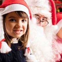 Crença em Papai Noel fortalece habilidades socioemocionais na infância - Freepik