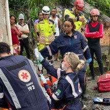 Criança é reanimada por 50 minutos ao ser socorrida de soterramento