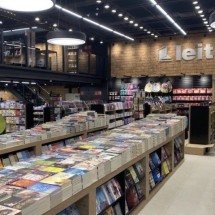 Artistas brasileiros se unem contra embalagens plástica nos livros - Divulgac?a?o