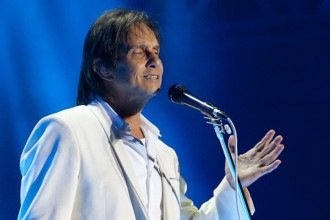 Roberto Carlos é diagnosticado com Covid-19 