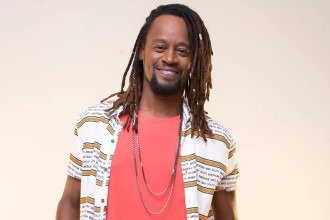 Da infância dura ao sucesso na música, o carisma de Toni Garrido: ‘Minha vida é um milagre’