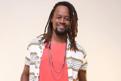 Toni Garrido, um dos artistas mais versáteis e carismáticos da música brasileira, celebrou seu aniversário em 7 de setembro. Com uma carreira que mistura reggae, soul, pop e MPB, Toni conquistou o país com sua voz marcante, presença de palco e mensagens de paz, amor e consciência social.
 -  (crédito: reprodução/facebook)