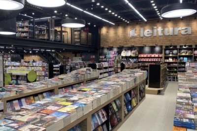 Diversas figuras conhecidas brasileiras aderiram a um manifesto que pede o fim das embalagens plásticas usadas para envolver livros antes da venda. -  (crédito: Divulgac?a?o)