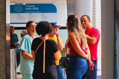 Familiares recebem notícias do estado de saúde de Luigi de Jesus, menino de 5 anos soterrado em Sabará (MG) -  (crédito: Jair Amaral/EM/DA Press)