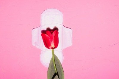 Dignidade menstrual envolve acesso, saúde, educação e ambientes de acolhimento e respeito -  (crédito: FreePik)