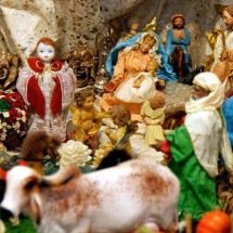 Presente de fé e amor: presépio doado por viúva é atração em Santa Luzia