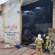 BH: incêndio atinge galpão de recicláveis na Região Oeste - Reprodução/CBMMG