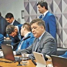 Negócios de Lulinha com Careca do INSS são nova dor de cabeça para Lula - Saulo Cruz/Agência Senado – 20/8/25