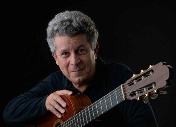 O cantor, compositor e violonista Celso Adolfo faz show com entrada franca, nesta sexta, no Arquivo Público Mineiro  -  (crédito: Ed Gontijo/divulgação)
