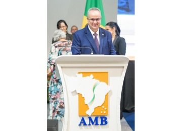 
Nelson Missias durante a cerimônia de posse, em Brasília, para novo mandato de três anos na presidência da Escola Nacional da Magistratura -  (crédito: Divulgação)
