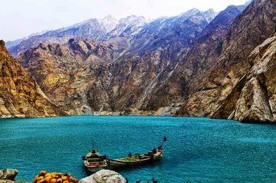 Os lagos da Ásia desempenham papéis essenciais no abastecimento de água, na biodiversidade e na cultura local. Muitos são formados por geleiras, enquanto outros são conhecidos por sua grande profundidade, salinidade ou importância histórica. -  (crédito:  Flickr AVIA NASIR)