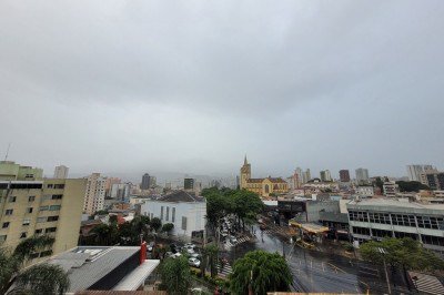 BH registrou sensação térmica negativa na madrugada desta quinta-feira (18/12); previsão é de chuva para o resto do dia
    -  (crédito: Gladyston Rodrigues/EM/D.A Press)