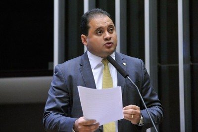 Senador Weverton Rocha em sessão parlamentar -  (crédito: Luis Macedo/Agência Senado)